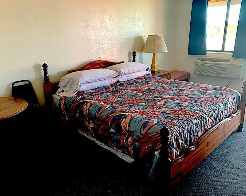Canyons End Motel Meadview Bagian luar foto