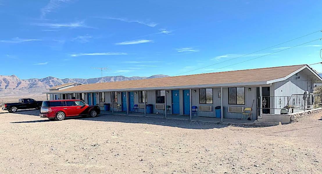 Canyons End Motel Meadview Bagian luar foto