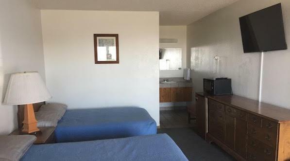 Canyons End Motel Meadview Bagian luar foto